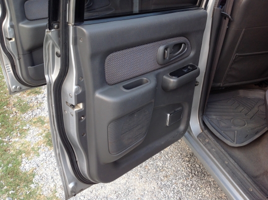 ปี 2002 มิตซูบิชิ สตราด้า 4 ประตู เครื่อง 2800 ปี 2002 มิตซูบิชิ สตราด้า 4 ประตู เครื่อง 2800