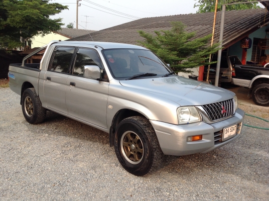 ปี 2002 มิตซูบิชิ สตราด้า 4 ประตู เครื่อง 2800