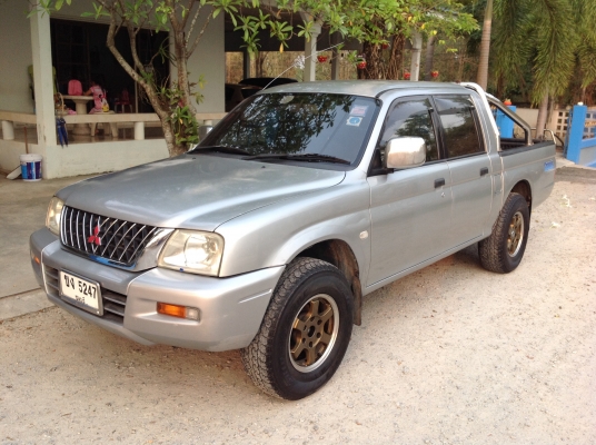 ปี 2002 มิตซูบิชิ สตราด้า 4 ประตู เครื่อง 2800 ปี 2002 มิตซูบิชิ สตราด้า 4 ประตู เครื่อง 2800