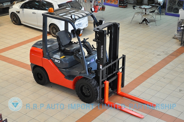 ขายรถโฟล์คลิฟท์มือสอง TOYOTA รุ่น 8FD30-30979 ราคา 620,000 บาท นำเข้าจากประเทศญี่ปุ่น 100\% ไม่เคยใช้งานในไทย