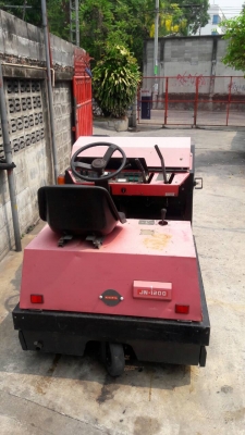 รถกวาดดูดฝุ่น Amano เครื่องhonda 11 แรง มีตัวยกไฮโดรลิค
