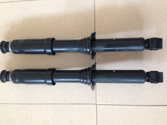 ขายโช๊คหน้าเดิม all new dmax ตัวยกสูง ใหม่ๆ ไม่รั่ว