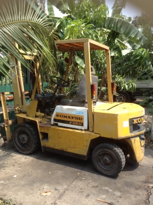 +++ ขายโฟล์คลิฟท์  KOMATSU FG20 ขนาด  2  ตัน  (รถนอก)  เครื่องยนต์เบนซิน  เสา  3  เมตร  เกียร์ธรรมดา  งา  1,070  มม.  ยางตัน