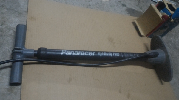 ที่สูบลมเติมลมแบบก้านโยกขึ้นลง จากญี่ปุ่น ใช้เติมลมได้ทุกอย่าง รถยนต์ , รถมอเตอร์ไซค์ ,จักรยาน