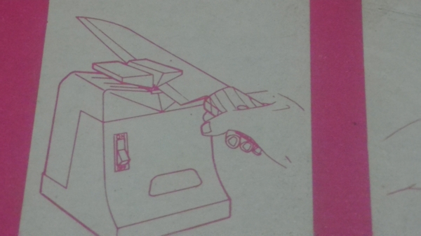 ที่เจียร์ลบคมมีด กรรไกร และอื่นๆ  แบบให้ถ่าน  ยี่ห้อ SUCA SUCA  ของใหม่เก่าเก็บจากญี่ปุ่น มีตัวหินลับคมลำลองติดมาให้ด้วย