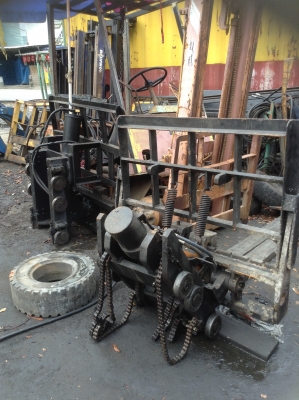 +++ ขายฮิ้งค์โฟล์ค  2.5  ตัน  และตัวหนีบกระดาษ  ขายตัวละ  31,000.-  บาทครับ