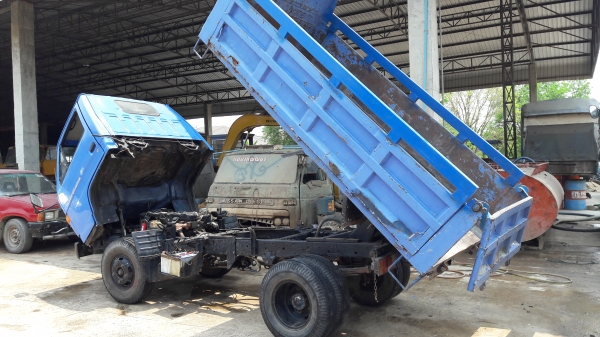 Isuzu Nkr ดั้ม เครื่อง 4BC2-100 แรงม้า เครื่องดี คัสซีสวย พวงมาลัยพาวเวอร์ ทะเบียนเต็มพร้อมโอน