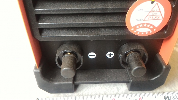 เครื่องเชื่อมพกพา ขนาดถึง  250 A.ยี่ห้อ BONCHI เป็นระบบ Inverter Welder จ่ายไฟฟ้าเชื่อมเป็นแบบ DC