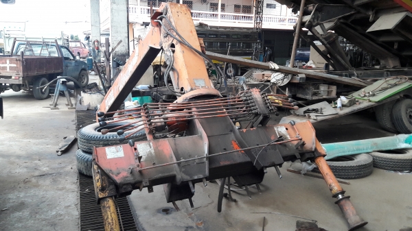 เทรน Unic 3 ตัน สภาพยังใช้งานได้ปกติ เพิ่งยกลง