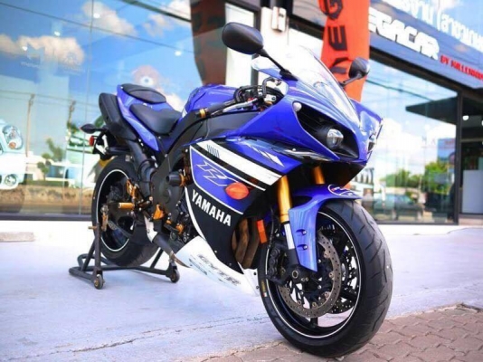 ขาย Yamaha R1 รถศูนย์พร้อมทะเบียนแท้ ปี 2013 สภาพสวยกริ๊ป สีเดิมทั้งคัน ไม่ผิดหวังแน่นอน