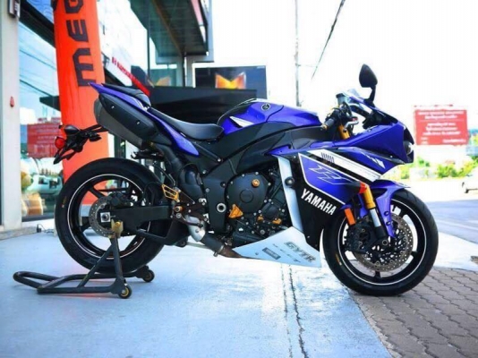 ขาย Yamaha R1 รถศูนย์พร้อมทะเบียนแท้ ปี 2013 สภาพสวยกริ๊ป สีเดิมทั้งคัน ไม่ผิดหวังแน่นอน