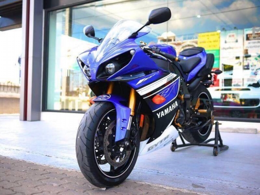 ขาย Yamaha R1 รถศูนย์พร้อมทะเบียนแท้ ปี 2013 สภาพสวยกริ๊ป สีเดิมทั้งคัน ไม่ผิดหวังแน่นอน