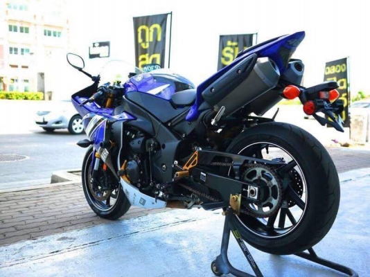 ขาย Yamaha R1 รถศูนย์พร้อมทะเบียนแท้ ปี 2013 สภาพสวยกริ๊ป สีเดิมทั้งคัน ไม่ผิดหวังแน่นอน