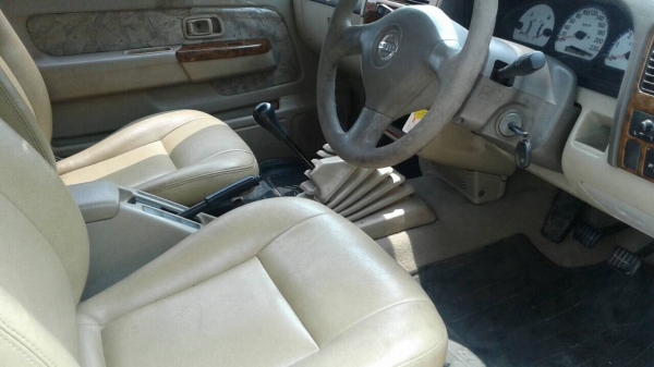 นิสสันฟรอนเทีย ปี 2002  4WD