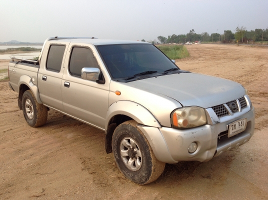 นิสสันฟรอนเทีย ปี 2002  4WD