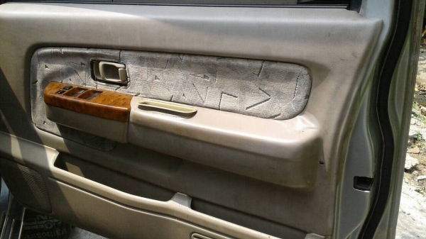 นิสสันฟรอนเทีย ปี 2002  4WD