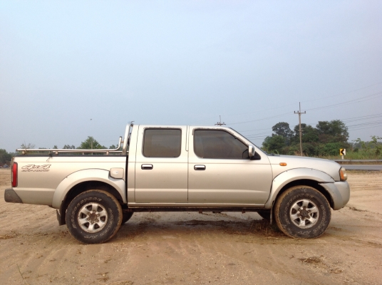 นิสสันฟรอนเทีย ปี 2002  4WD
