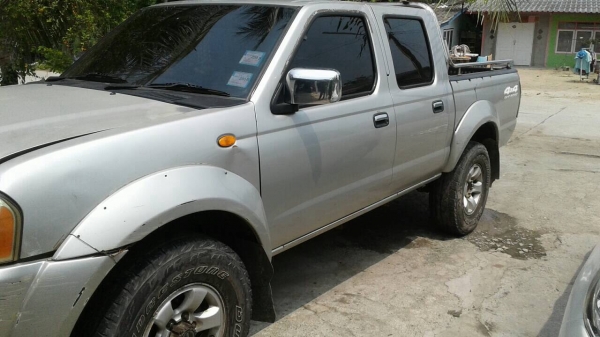 นิสสันฟรอนเทีย ปี 2002  4WD