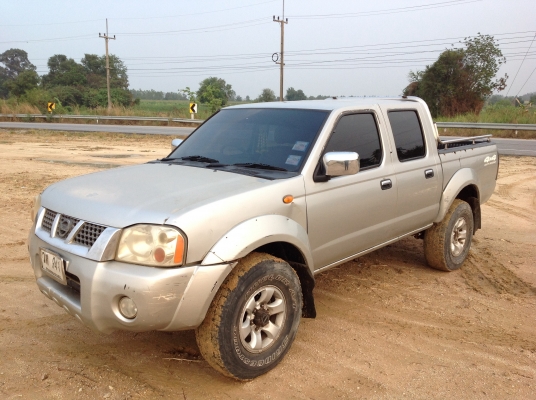 นิสสันฟรอนเทีย ปี 2002  4WD