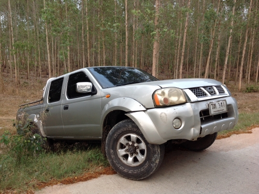 นิสสันฟรอนเทีย ปี 2002  4WD