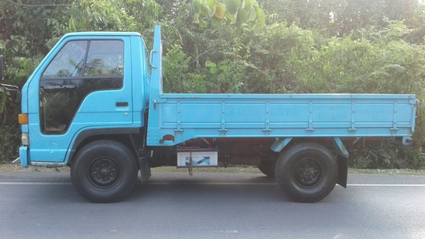 ISUZU 4 ล้อ 75แรงม้า รถห้าง ไม่ติดเวลา