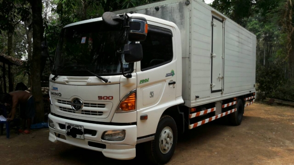 ขายเมก้า  FC9JJ  150 แรง ยาว 5.60 ม. ปี 56