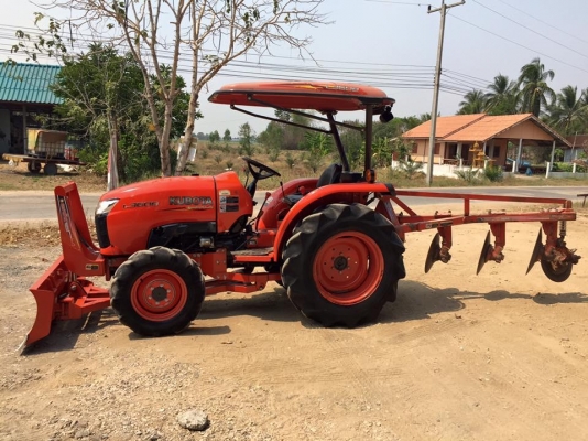 ขาย รถไถคูโบต้า L3608(4WD)2เพลา ทำงาน 600 ชั่วโมง พร้อมชุดอุปกรณ์ใบมีดดันดินหน้าและผาน 4 ไถบุกเบิกเฮฟวีพลัส ราคา 298,000 บาท สนใจโทร 081-9136451 หรือ ขอดูรูปเพิ่มเติมได้ ทาง line:bow6451 ค่ะ #จัดส่งให้ฟรีทั่วประเทศนะค่ะ ขาย รถไถคูโบต้า L3608(4WD)2เพลา ทำงาน 600 ชั่วโมง พร้อมชุดอุปกรณ์ใบมีดดันดินหน้าและผาน 4 ไถบุกเบิกเฮฟวีพลัส ราคา 298,000 บาท สนใจโทร 081-9136451 หรือ ขอดูรูปเพิ่มเติมได้ ทาง line:bow6451 ค่ะ #จัดส่งให้ฟรีทั่วประเทศนะค่ะ