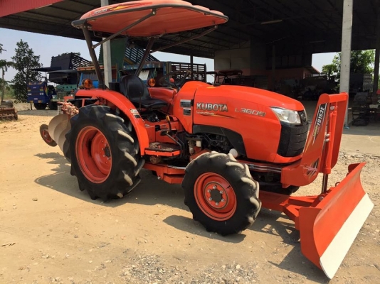 ขาย รถไถคูโบต้า L3608(4WD)2เพลา ทำงาน 600 ชั่วโมง พร้อมชุดอุปกรณ์ใบมีดดันดินหน้าและผาน 4 ไถบุกเบิกเฮฟวีพลัส ราคา 298,000 บาท สนใจโทร 081-9136451 หรือ ขอดูรูปเพิ่มเติมได้ ทาง line:bow6451 ค่ะ #จัดส่งให้ฟรีทั่วประเทศนะค่ะ