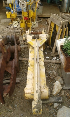 ขายตัวต่อปลายอาร์ม รูสลัก 80 มิล  เหมาะสำหรับรถขุดขนาด PC 200