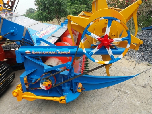 ขายรถเกี่ยวข้าววรพจน์การช่าง