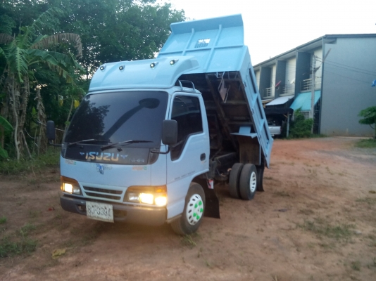 (ขอบคุณพี่บันเทิง จ. สุราษธานีรับรถไปทําเงินล้านแล้วคับ ขอให้รวยๆ)6 ล้อดั้มอีซูสุ NKR 88แรงม้า  ปี39   (รถห้างแท้)  พร้อมใช้งาน  เล่มติดมือ....