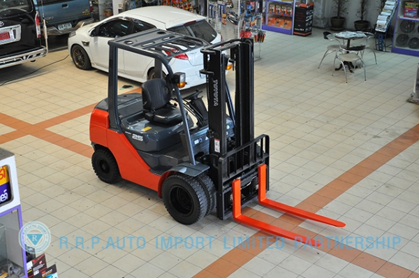 ขายรถโฟล์คลิฟท์มือสอง TOYOTA รุ่น 8FD25-31365 ราคา 495,000 บาท นำเข้าจากประเทศญี่ปุ่น 100\% ไม่เคยใช้งานในไทย