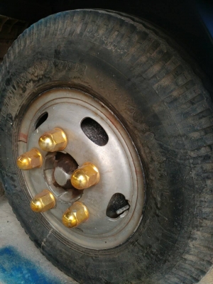 ต้องการขายหกล้อ