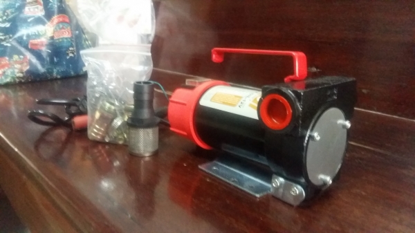 ขายปั้มดูดน้ำมันโซลา ต่อแบต 12 , 24V.dc 200ลิตร/4นาที