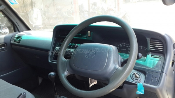 รถตู้ TOYOTA รถตู้ TOYOTA