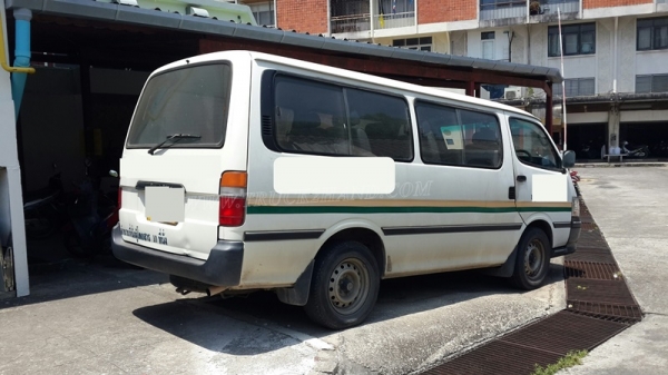 รถตู้ TOYOTA รถตู้ TOYOTA