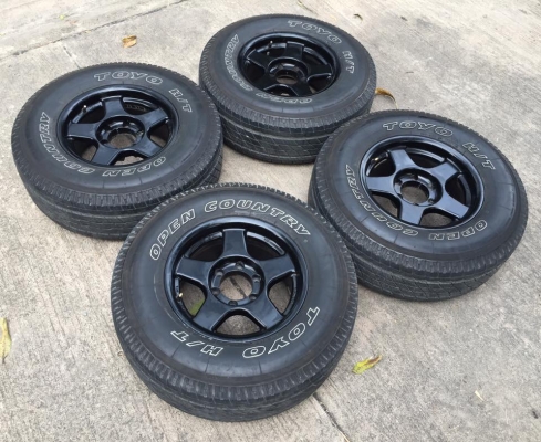 ขายล้อbradley v 16x8 off 0 ยางToyo japan 265/70/16 ยางปี14 ดอกเต็ม