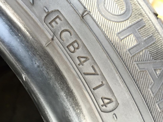 ขายยาง YOKOHAMA dB E70 205-55-16 ปี14 ดอกสวย พร้อมใช้งาน ไม่มีปะ ชุดละ 3,000 บาท