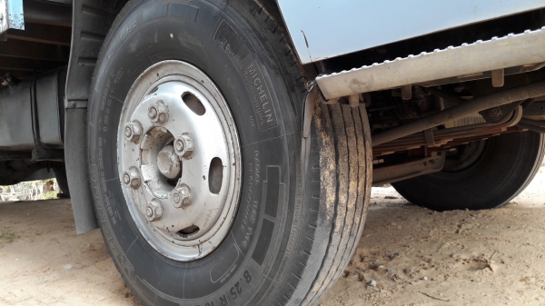 NPR  120 แรง  ปี 40 ยาว 5 เมตร  (รถห้างแท้.สียังไม่เคยทำ .เจ้าของขับเอง) ...  ราคา  450,000 บาท