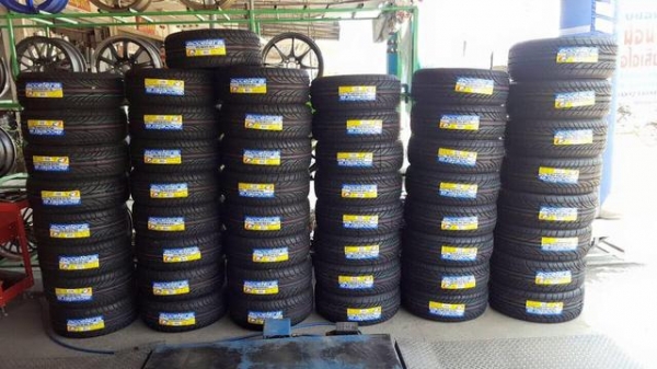 ขายยางใหม่ปี16 Accelera ยางลายสปอร์ต 195-45,50,55-15 ชุดละ6,xxx บาท