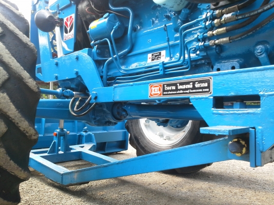 ขายฟอรด์ 7810 คาราโร่ 6 สูบ 115แรงเกียรกลางคาราไร่ ดันหน้าหางสามไคเฮงหลี เล่มทะเบียน