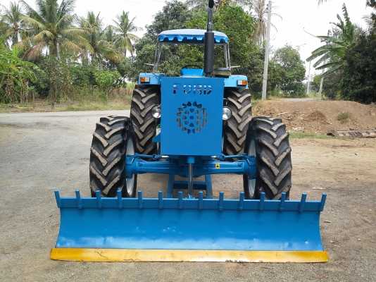 ขายฟอรด์ 7810 คาราโร่ 6 สูบ 115แรงเกียรกลางคาราไร่ ดันหน้าหางสามไคเฮงหลี เล่มทะเบียน