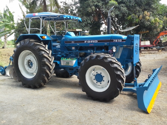 ขายฟอรด์ 7810 คาราโร่ 6 สูบ 115แรงเกียรกลางคาราไร่ ดันหน้าหางสามไคเฮงหลี เล่มทะเบียน