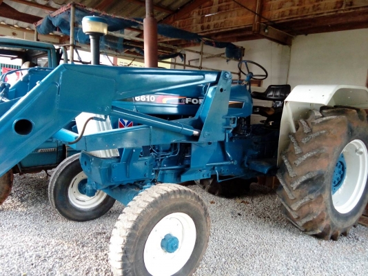 ขายถูกๆๆๆรถไถฟอร์ด 6610 พร้อมใช้ แถมอุปกรณ์ตักมันและหาง3