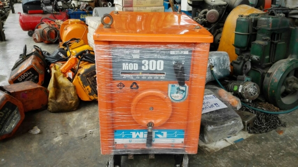 ==== Sold ==== ตู้พลัง MOD 300 ไฟบ้าน 220V รุ่นใหม่หน้าเทาชนห้างสภาพกริ้บ 95\% เจ้าของเดิมซื้อมาเก็บมากกว่าใช้แบ่งๆกันไป!!