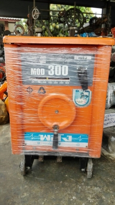 ==== Sold ==== ตู้พลัง MOD 300 ไฟบ้าน 220V รุ่นใหม่หน้าเทาชนห้างสภาพกริ้บ 95\% เจ้าของเดิมซื้อมาเก็บมากกว่าใช้แบ่งๆกันไป!!