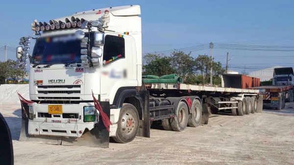 ขายหัวลากพร้อมหาง Isuzu เครื่อง 360 แรง ปี 55 พร้อมหางสามมิตร 3 เพลา ยาว 12.50 เมตร ปี 55 รถสวยเดิมๆพร้อมใช้งานค่ะ