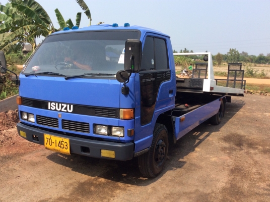 ISUZU 6ล้อ NPR รถสไลด์ ยาว5.2 ม. เครื่อง110แรง พวงมาลัยพาว์เวอร์ ยางดี เครืองดี ครัทซีสวย รถพร้อมใช้งาน ขาย 420,000 บาท ศุภากร 081-1903107, 081-4252943