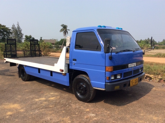 ISUZU 6ล้อ NPR รถสไลด์ ยาว5.2 ม. เครื่อง110แรง พวงมาลัยพาว์เวอร์ ยางดี เครืองดี ครัทซีสวย รถพร้อมใช้งาน ขาย 420,000 บาท ศุภากร 081-1903107, 081-4252943