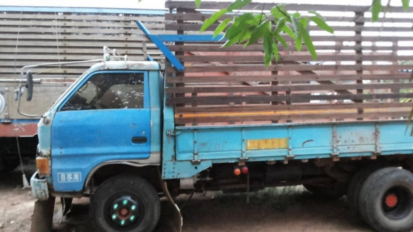 **145,000 บ.ต่อรอง/// 6ล้อบรรทุก ISUZU KS-100แรง เครื่องใหม่ เกียร์เดิม ช่วงล่างใหญ่ คานหน้า115 เฟืองท้ายF สโลวกลาง กระบะ4.30ม.คอกไม้สูง ยาง8.25/16 ตามสภาพ พร้อมใช้ เล่มฯ ครบ **ขาย ISUZU KS-100HP 6ล้อบรรทุก ช่วงล่างใหญ่ พร้อมลุย เอกสารเล่มฯ ครบ ภาษีเต็ม I **145,000 บ.ต่อรอง/// 6ล้อบรรทุก ISUZU KS-100แรง เครื่องใหม่ เกียร์เดิม ช่วงล่างใหญ่ คานหน้า115 เฟืองท้ายF สโลวกลาง กระบะ4.30ม.คอกไม้สูง ยาง8.25/16 ตามสภาพ พร้อมใช้ เล่มฯ ครบ **ขาย ISUZU KS-100HP 6ล้อบรรทุก ช่วงล่างใหญ่ พร้อมลุย เอกสารเล่มฯ ครบ ภาษีเต็ม I